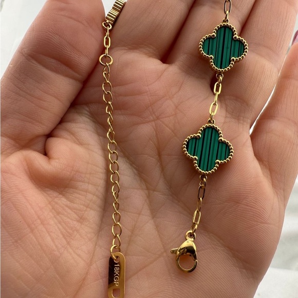 Alhambra 18k Gold Plated Gold and Green Clover Necklace - Picture 5 of 5